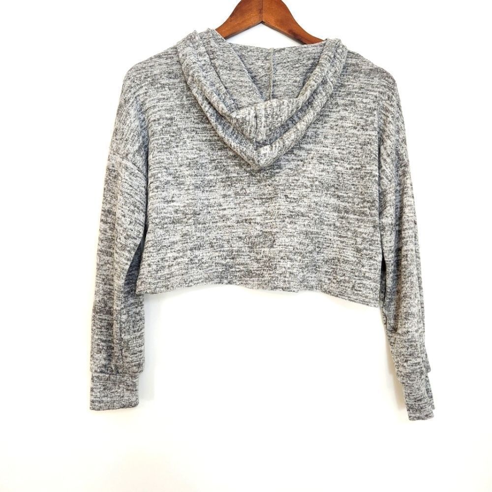Olivia Rae Long Sleeve Hooded Cropped Sweatshirt Size Medium